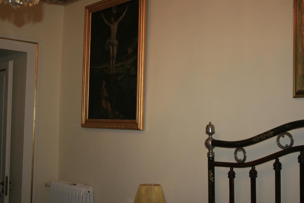 Palazzo Franza Musaro Удженто Номер фото